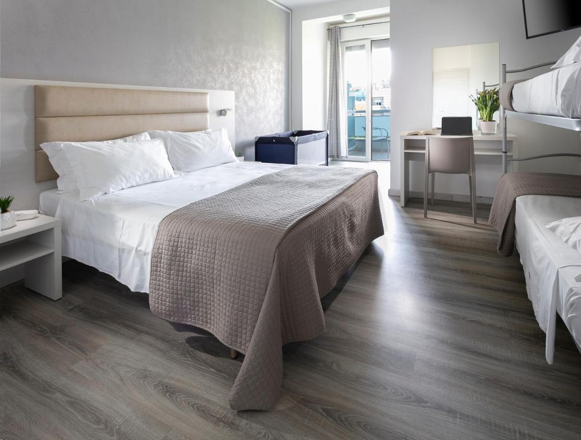 Hotel Zanarini In Centro A Ριτσόνε Εξωτερικό φωτογραφία