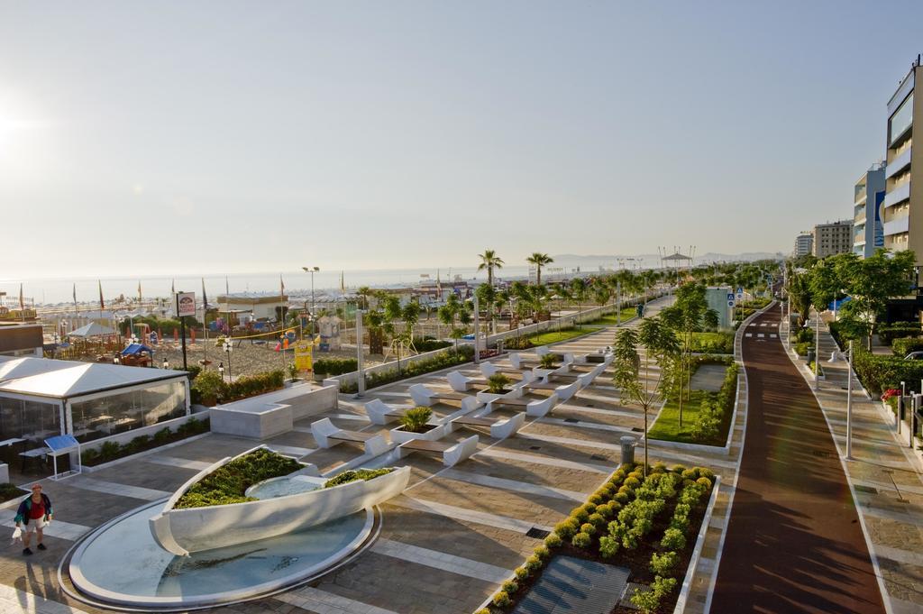 Hotel Zanarini In Centro A Ριτσόνε Εξωτερικό φωτογραφία