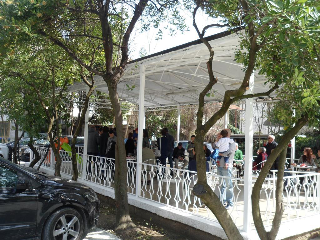 Hotel Zanarini In Centro A Ριτσόνε Εξωτερικό φωτογραφία