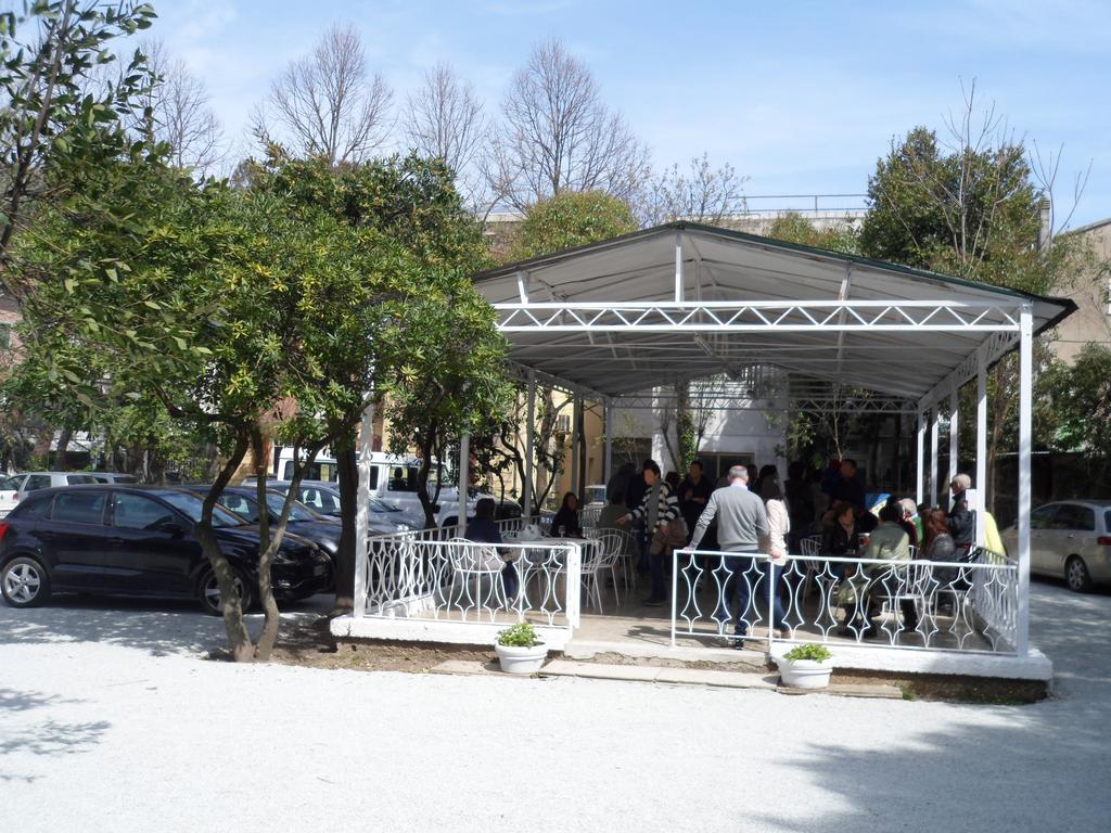 Hotel Zanarini In Centro A Ριτσόνε Εξωτερικό φωτογραφία