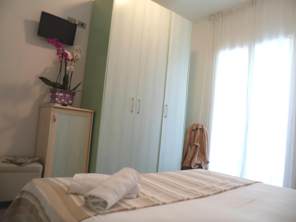 Hotel Zanarini In Centro A Ριτσόνε Εξωτερικό φωτογραφία