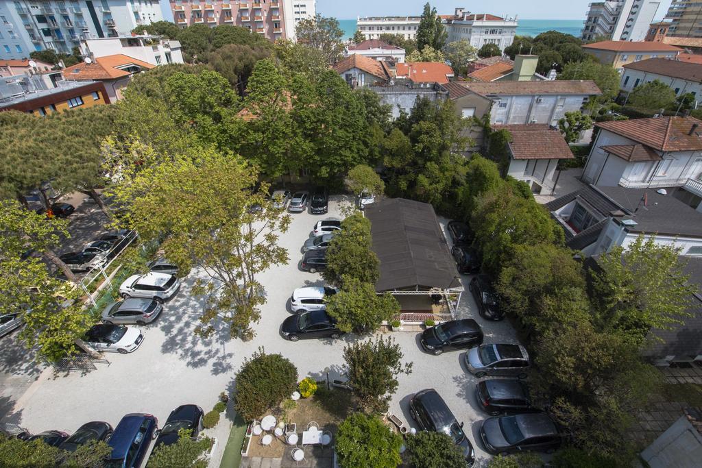 Hotel Zanarini In Centro A Ριτσόνε Εξωτερικό φωτογραφία