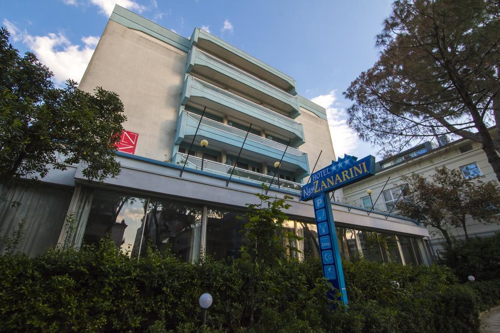 Hotel Zanarini In Centro A Ριτσόνε Εξωτερικό φωτογραφία