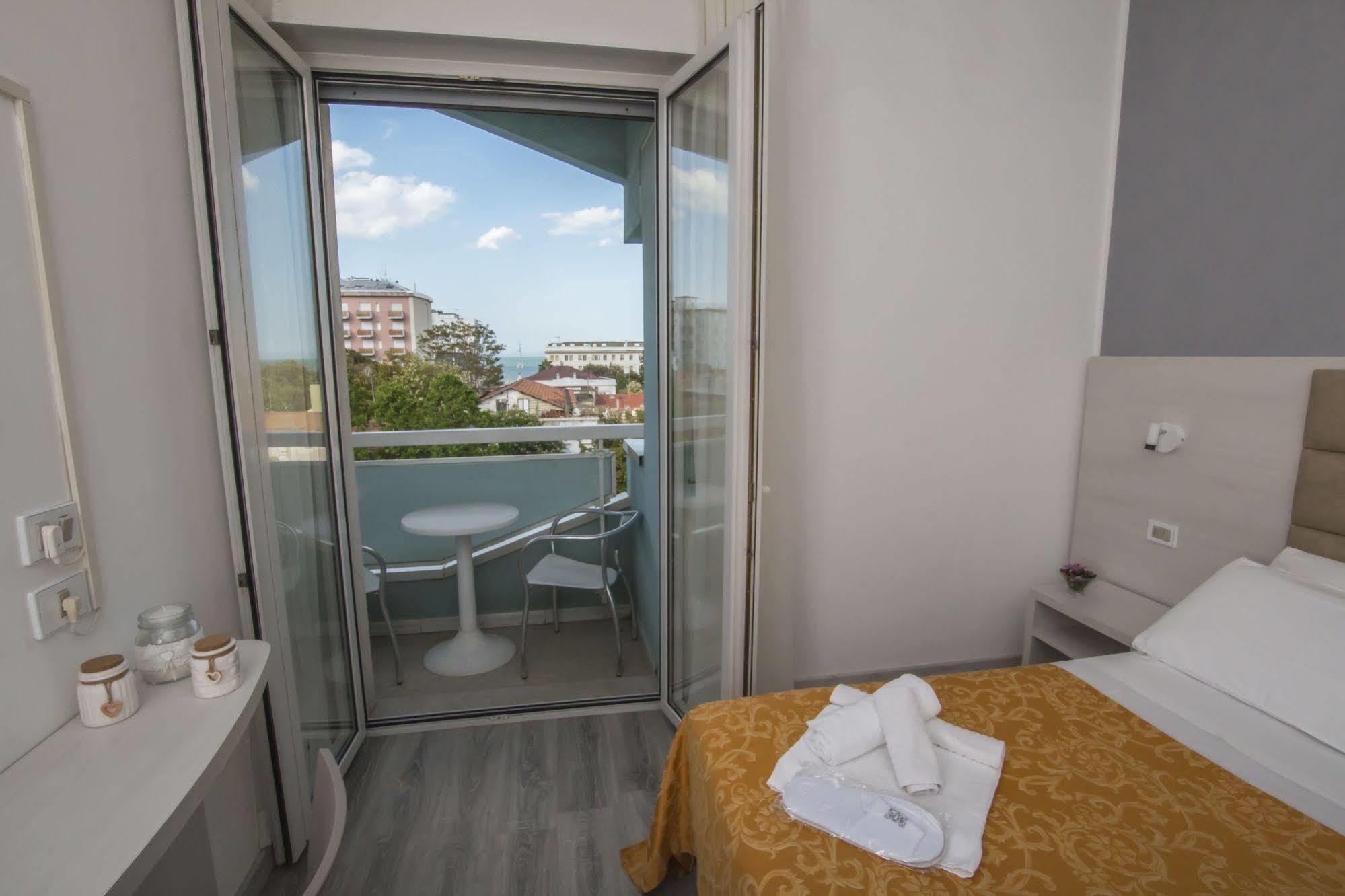 Hotel Zanarini In Centro A Ριτσόνε Εξωτερικό φωτογραφία