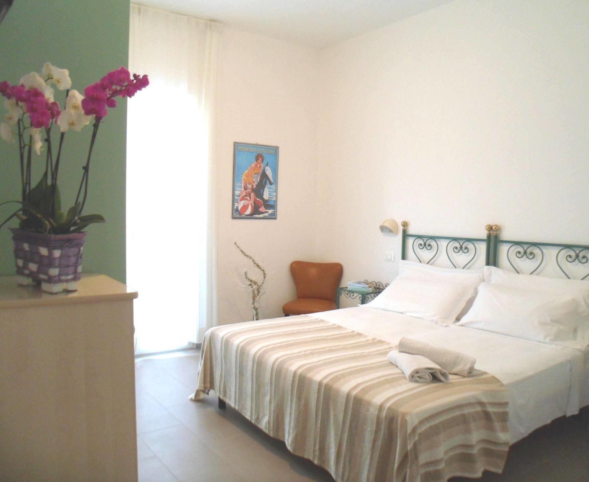 Hotel Zanarini In Centro A Ριτσόνε Εξωτερικό φωτογραφία