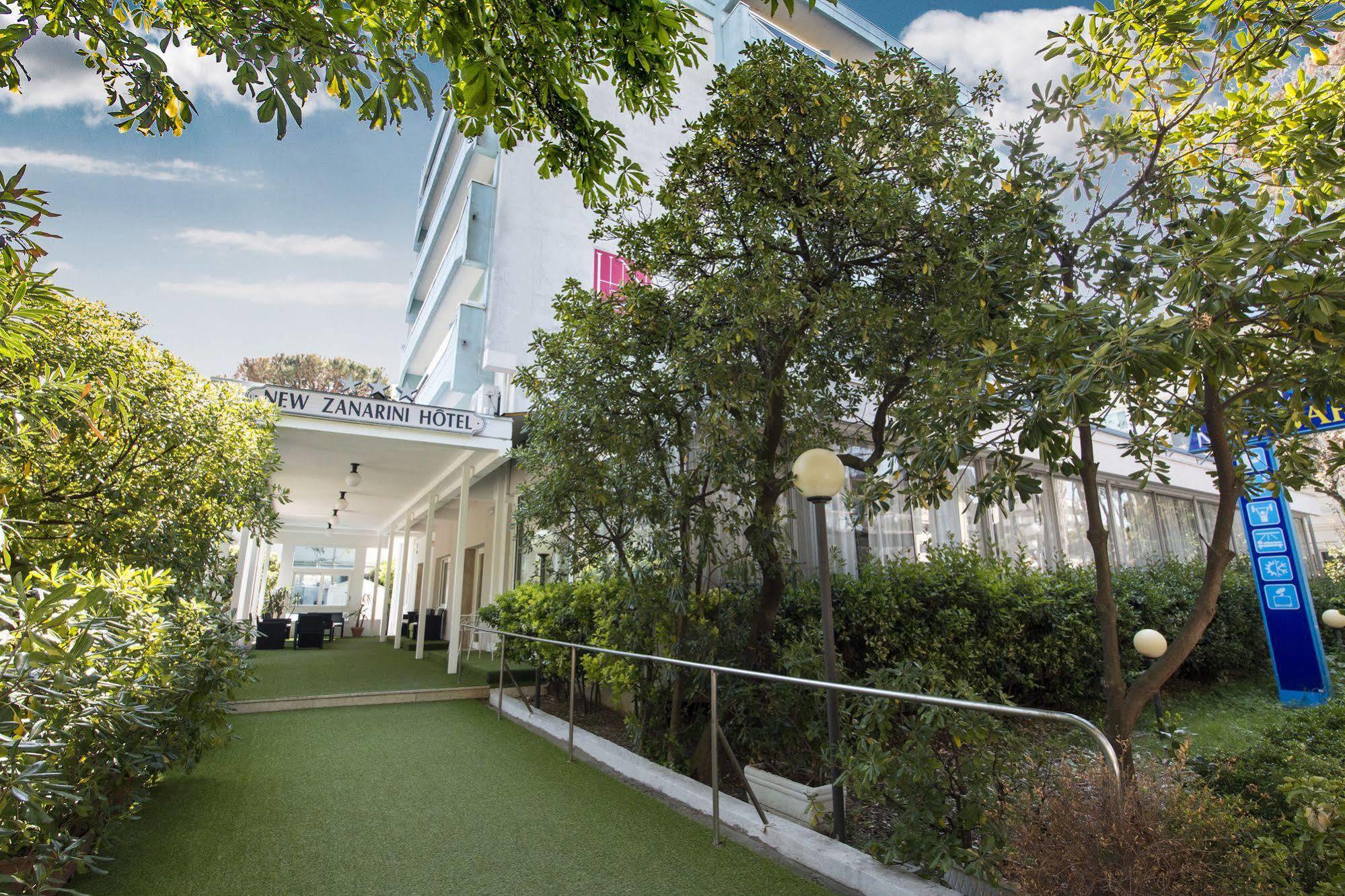 Hotel Zanarini In Centro A Ριτσόνε Εξωτερικό φωτογραφία