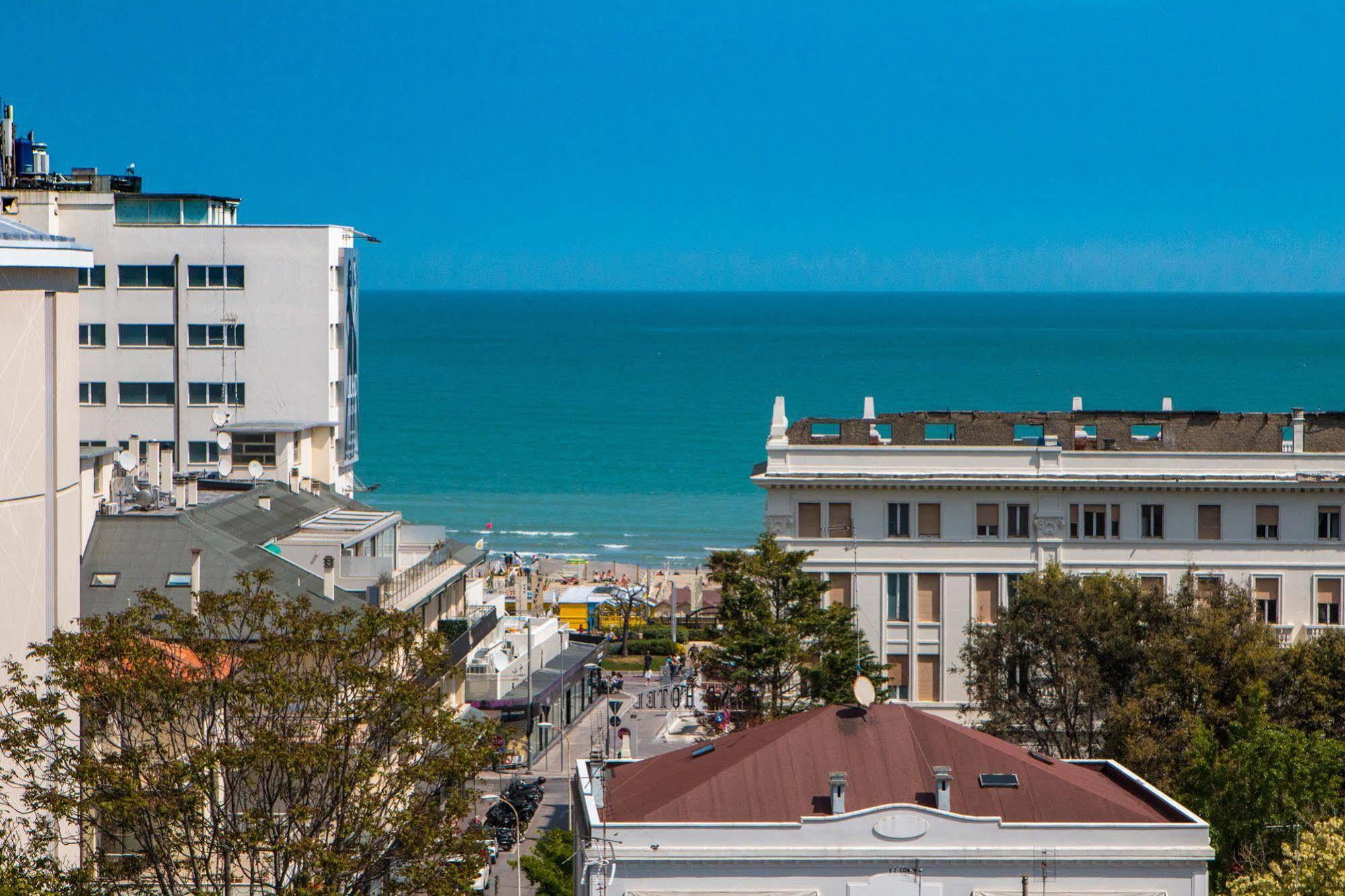 Hotel Zanarini In Centro A Ριτσόνε Εξωτερικό φωτογραφία