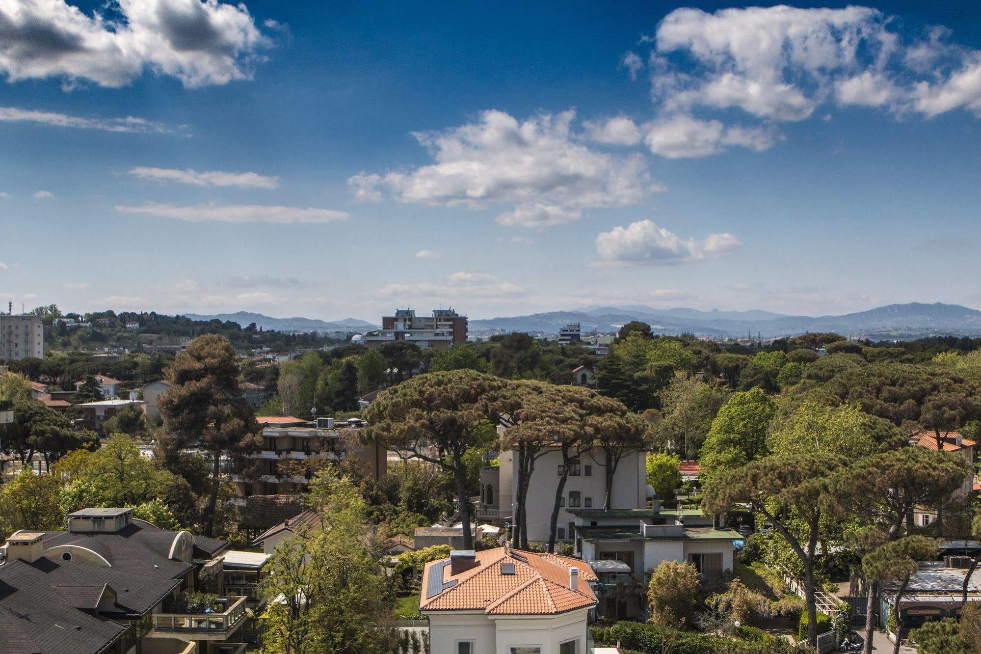 Hotel Zanarini In Centro A Ριτσόνε Εξωτερικό φωτογραφία