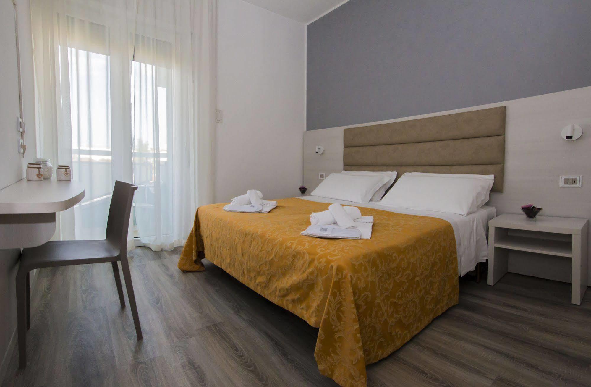 Hotel Zanarini In Centro A Ριτσόνε Εξωτερικό φωτογραφία